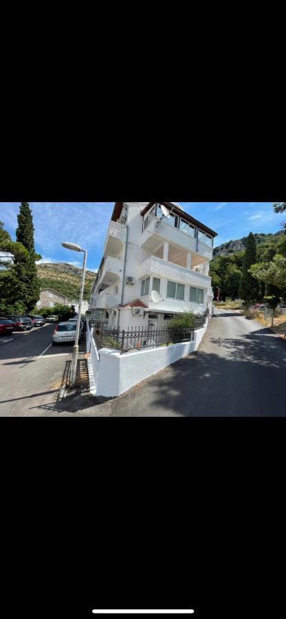 Apartments Sveti Stefan-Marko Buitenkant foto
